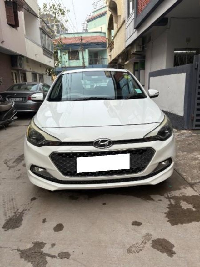 Second-hand 2017 Hyundai i20 Asta Option 1.2 for sale in Vadodara-7