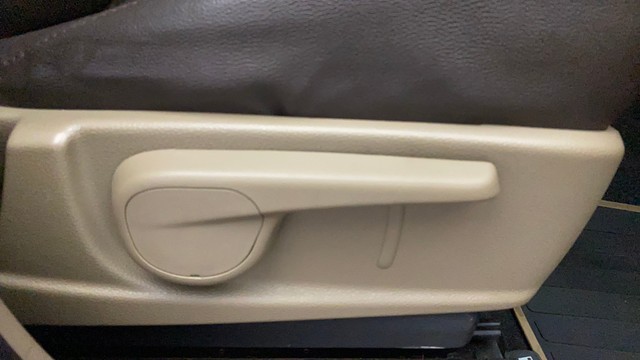 Second-hand 2016 Mahindra TUV 300 T8 AMT for sale in Kochi-18