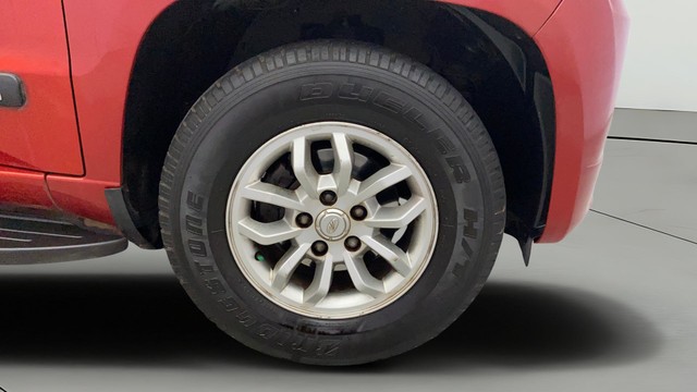 Second-hand 2016 Mahindra TUV 300 T8 AMT for sale in Kochi-23