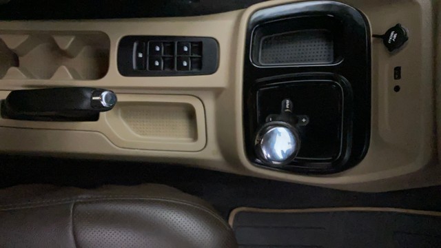 Second-hand 2016 Mahindra TUV 300 T8 AMT for sale in Kochi-13