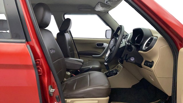 Second-hand 2016 Mahindra TUV 300 T8 AMT for sale in Kochi-15