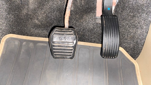 Second-hand 2016 Mahindra TUV 300 T8 AMT for sale in Kochi-14