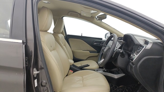 Second-hand 2019 Honda City i-VTEC CVT V for sale in New Delhi-15