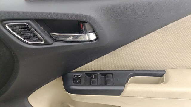 Second-hand 2019 Honda City i-VTEC CVT V for sale in New Delhi-17