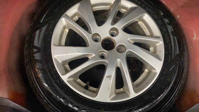 Second-hand 2014 Maruti Swift ZXI for sale in Hyderabad-27