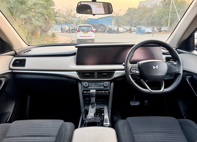 Mahindra XUV700 AX5 AT BSVI Second-hand 2022 Mahindra XUV700 AX5 AT BSVI for sale in New Delhi-19