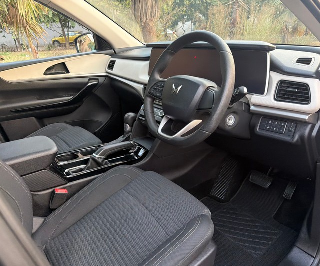 Mahindra XUV700 AX5 AT BSVI Second-hand 2022 Mahindra XUV700 AX5 AT BSVI for sale in New Delhi-18