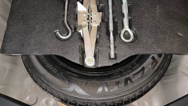 Second-hand 2015 Honda Jazz V for sale in Mysore-21