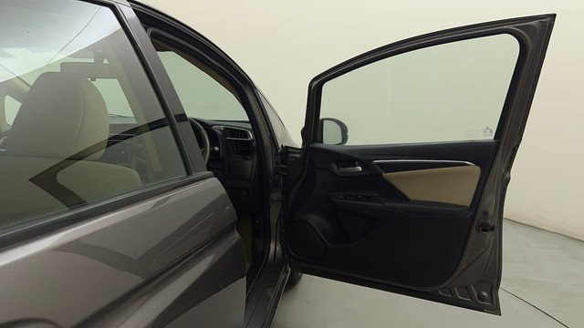 Second-hand 2015 Honda Jazz V for sale in Mysore-16