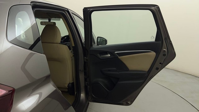 Second-hand 2015 Honda Jazz V for sale in Mysore-37