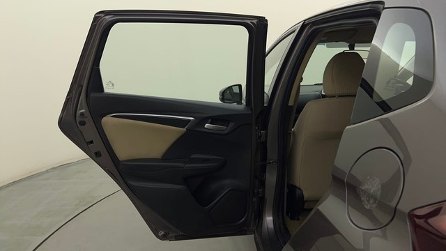 Second-hand 2015 Honda Jazz V for sale in Mysore-30