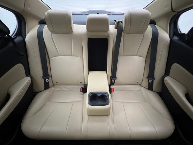 Second-hand 2023 Honda City ZX CVT for sale in Thane-27