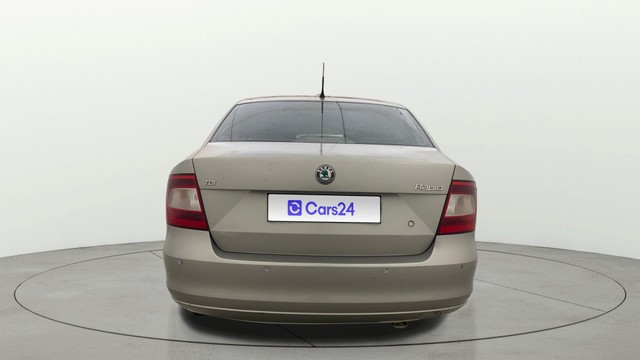 Second-hand 2012 Skoda Rapid 1.6 TDI Elegance for sale in Gulbarga-3