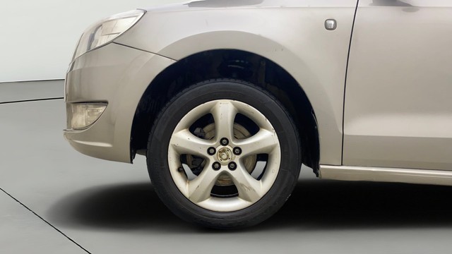 Second-hand 2012 Skoda Rapid 1.6 TDI Elegance for sale in Gulbarga-25