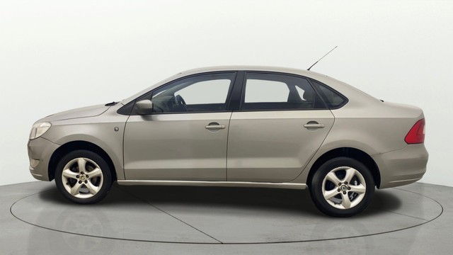 Second-hand 2012 Skoda Rapid 1.6 TDI Elegance for sale in Gulbarga-5