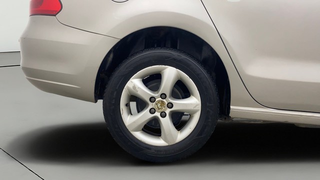 Second-hand 2012 Skoda Rapid 1.6 TDI Elegance for sale in Gulbarga-24