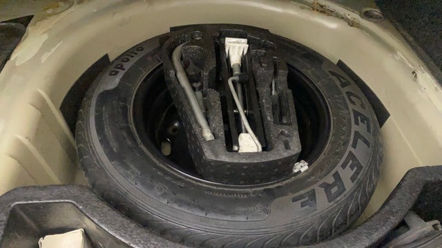 Second-hand 2012 Skoda Rapid 1.6 TDI Elegance for sale in Gulbarga-27