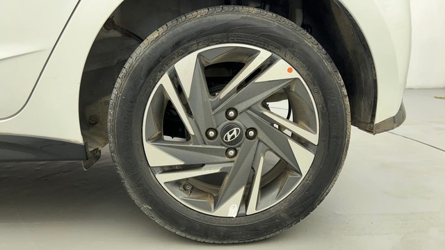 Second-hand 2022 Hyundai i20 Asta Turbo DCT for sale in Ahmedabad-19