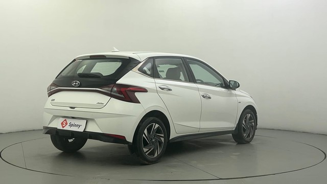 Second-hand 2022 Hyundai i20 Asta Turbo DCT for sale in Ahmedabad-3