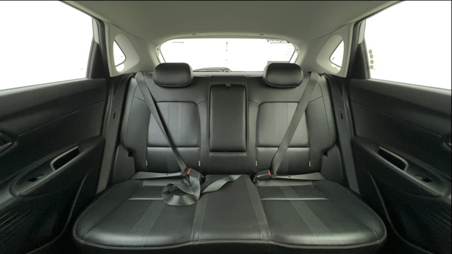 Second-hand 2022 Hyundai i20 Asta Turbo DCT for sale in Ahmedabad-23