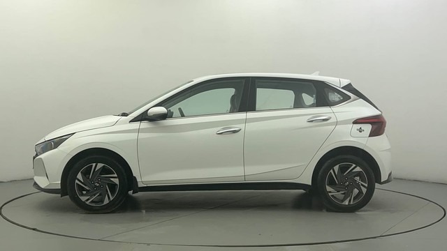 Second-hand 2022 Hyundai i20 Asta Turbo DCT for sale in Ahmedabad-6