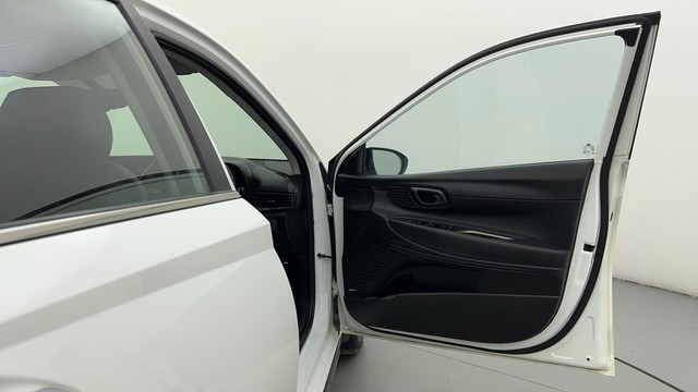 Second-hand 2022 Hyundai i20 Asta Turbo DCT for sale in Ahmedabad-16