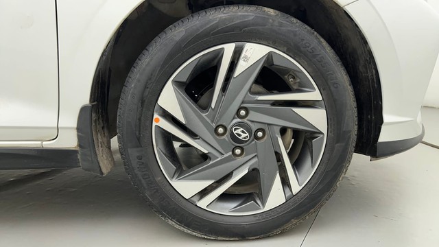 Second-hand 2022 Hyundai i20 Asta Turbo DCT for sale in Ahmedabad-17