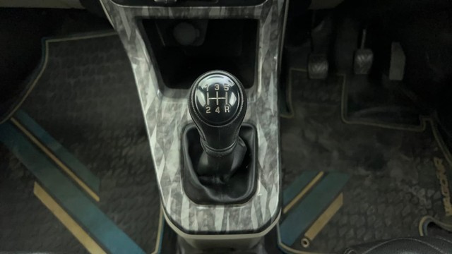 Second-hand 2022 Maruti Suzuki Wagon R ZXI 1.2 for sale in Ahmedabad-12