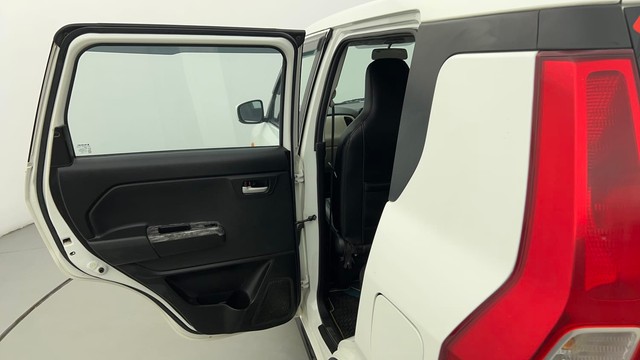 Second-hand 2022 Maruti Suzuki Wagon R ZXI 1.2 for sale in Ahmedabad-37