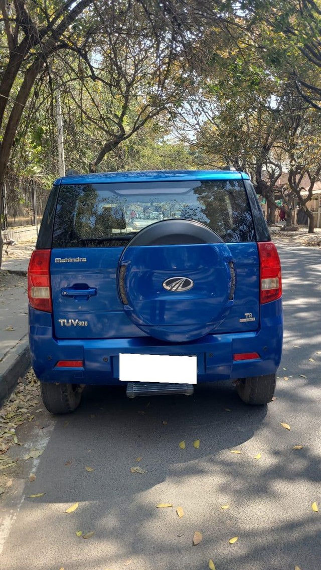 Second-hand 2015 Mahindra TUV 300 T8 for sale in Bangalore-1