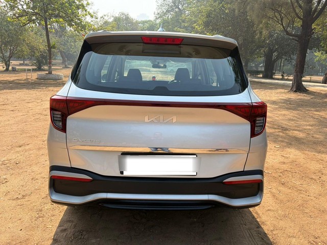 Second-hand 2023 Kia Carens Prestige for sale in Mumbai-3
