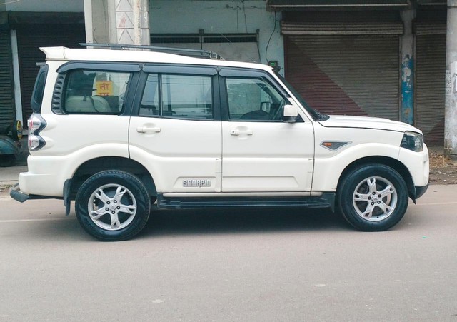 Second-hand 2016 Mahindra Scorpio Getaway for sale in Kanpur-1