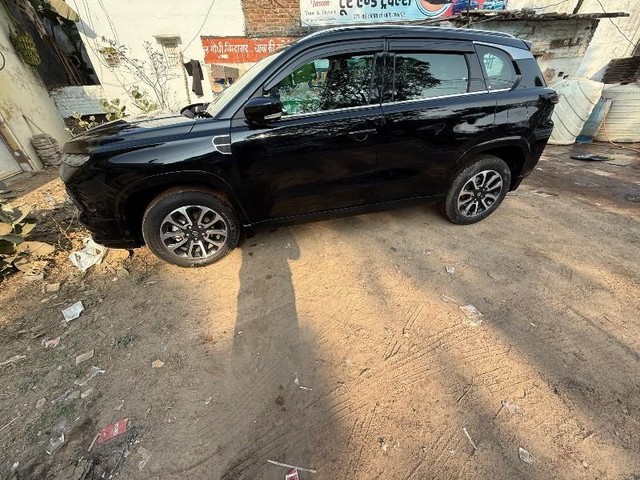 Second-hand 2024 Maruti Suzuki Grand Vitara Zeta for sale in Chattarpur-6