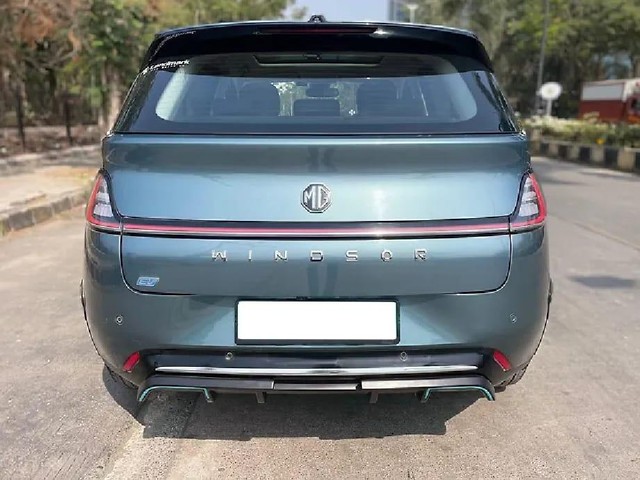 Second-hand 2024 MG Windsor EV Essence for sale in Mumbai-12
