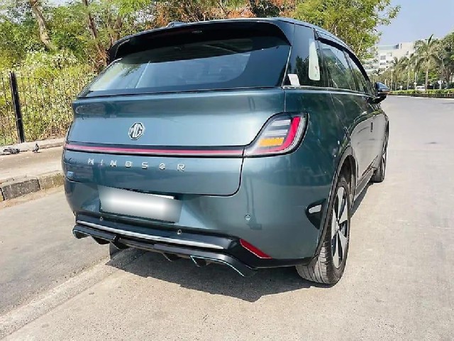 Second-hand 2024 MG Windsor EV Essence for sale in Mumbai-10