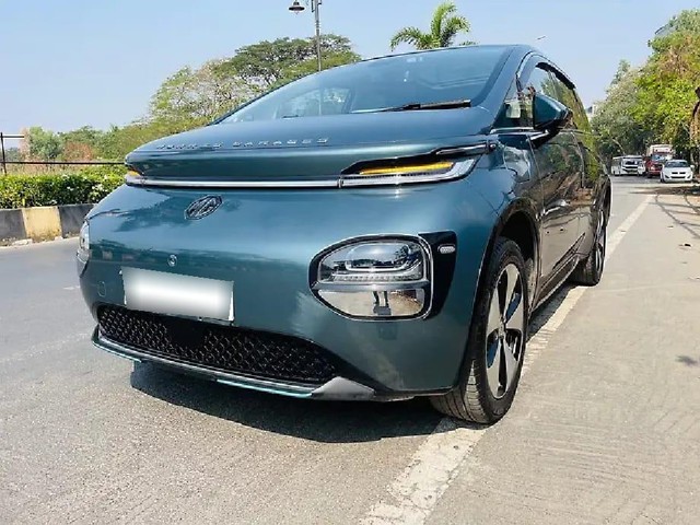Second-hand 2024 MG Windsor EV Essence for sale in Mumbai-4