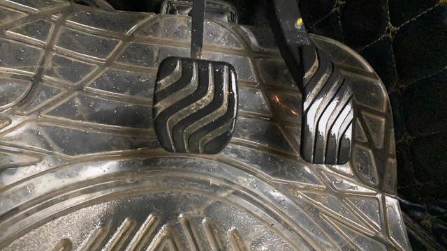 Second-hand 2021 Renault Kiger RXT AMT for sale in Ahmedabad-14