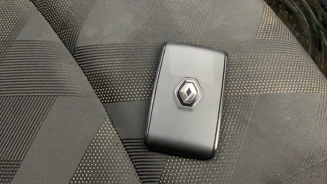 Second-hand 2021 Renault Kiger RXT AMT for sale in Ahmedabad-21