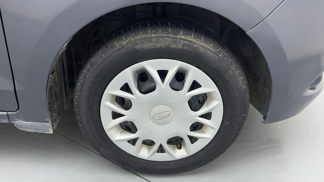 Second-hand 2016 Ford Figo Trend for sale in Noida-17