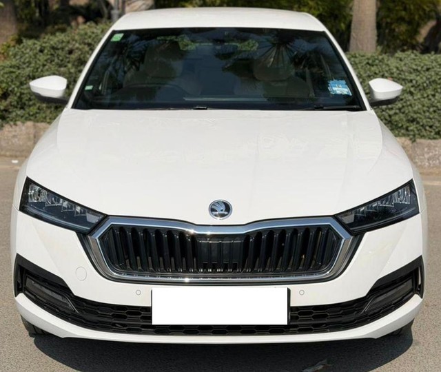 Second-hand 2022 Skoda Octavia Style for sale in New Delhi-7