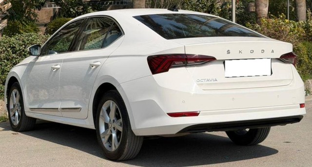Second-hand 2022 Skoda Octavia Style for sale in New Delhi-9