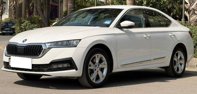 Second-hand 2022 Skoda Octavia Style for sale in New Delhi-6