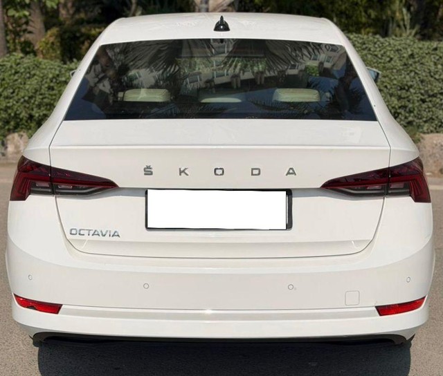 Second-hand 2022 Skoda Octavia Style for sale in New Delhi-10