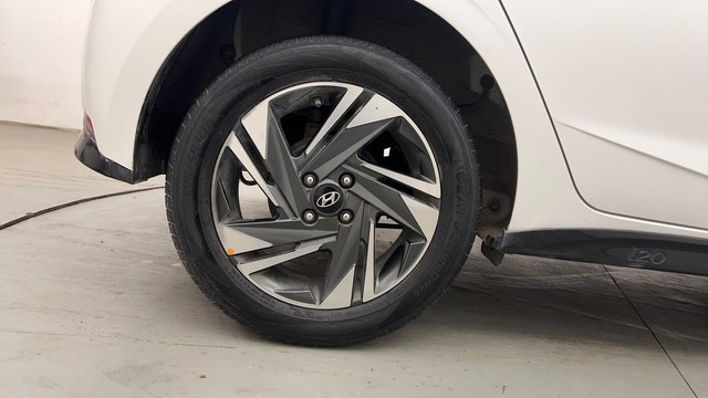 Second-hand 2020 Hyundai i20 Asta Turbo DCT for sale in Chandigarh-18