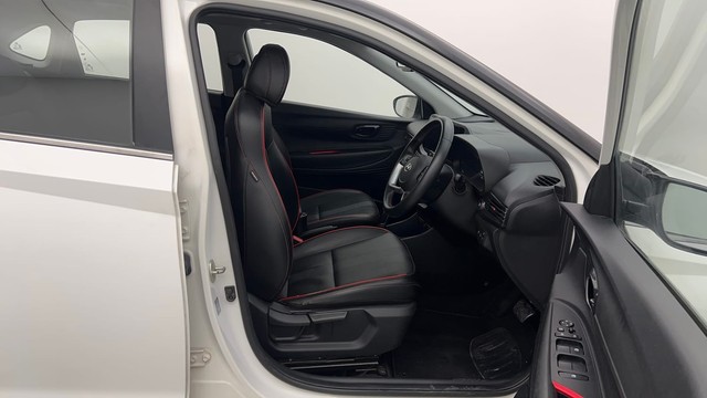 Second-hand 2020 Hyundai i20 Asta Turbo DCT for sale in Chandigarh-15