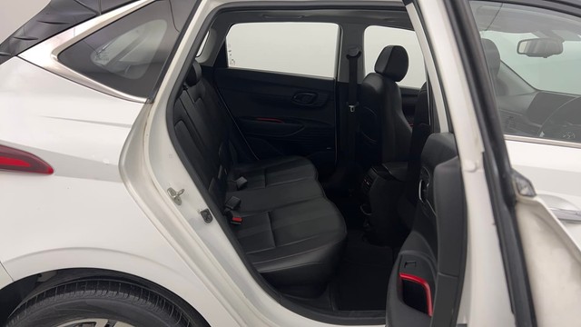 Second-hand 2020 Hyundai i20 Asta Turbo DCT for sale in Chandigarh-37