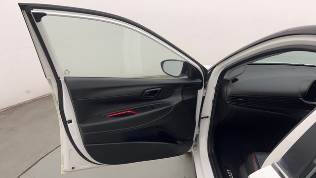 Second-hand 2020 Hyundai i20 Asta Turbo DCT for sale in Chandigarh-35