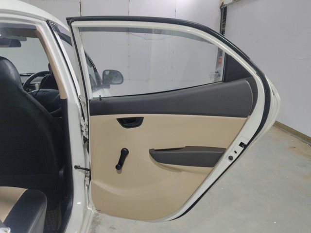 Second-hand 2015 Hyundai EON Era for sale in Kochi-25