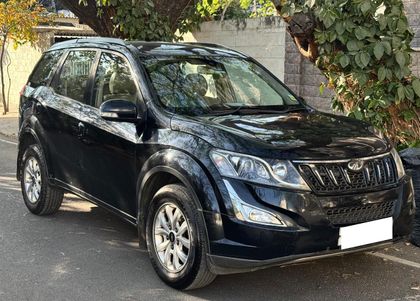2017 Mahindra XUV500 W9 AT BSIV