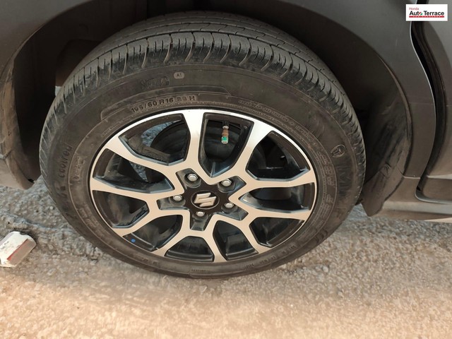 Second-hand 2023 Maruti Suzuki XL6 Alpha for sale in Mumbai-15